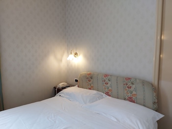Compact Room