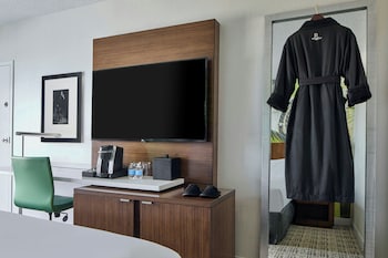 Deluxe Room, 2 Queen Beds