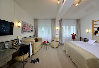 Designers-Double Room 1 Double Bed