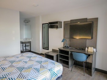 Standard Room, 1 Queen Bed, Non Smoking
