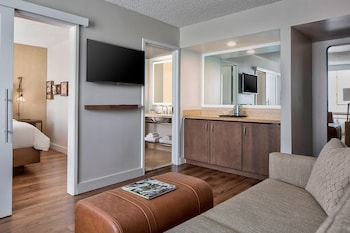 Suite, 1 Bedroom, Balcony