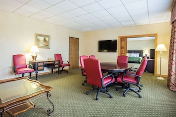 Suite, 1 Bedroom, Non Smoking (South Tower)