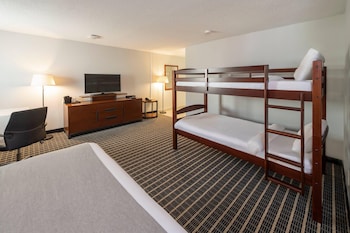 Suite, Multiple Beds, Non Smoking