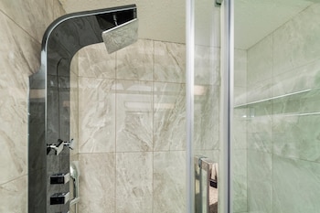 Suite, 1 King Bed, Non Smoking, Hot Tub
