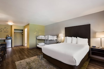 Standard Room, Multiple Beds, Non Smoking