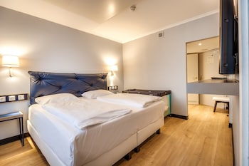 Suite 22nd floor