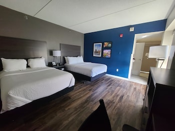 Room, 2 Queen Beds, Accessible, Non Smoking (Roll-In Shower)