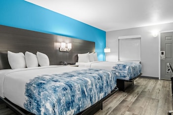 Room, 2 Queen Beds, Non Smoking