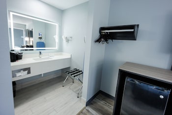 Deluxe Room, 1 King Bed, Non Smoking