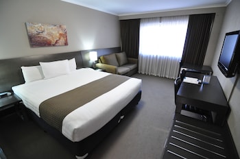 Atrium Queen Room