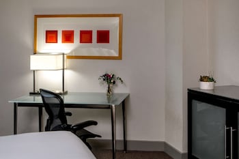 Room, 1 King Bed, Accessible (River, Hearing, Roll-In Shower)