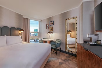 Standard Room, 1 Queen Bed (City Explorer)