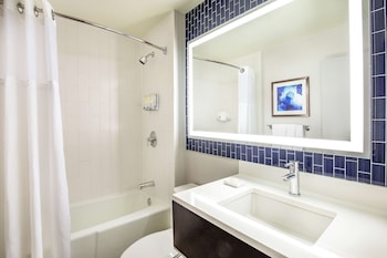 Room, 2 Queen Beds (River)