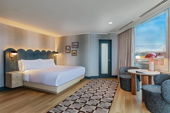 Deluxe Room, 1 King Bed (Panorama)