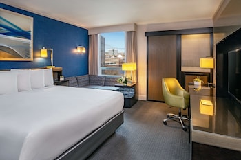 Room, 1 King Bed, Accessible, City View (Hearing, Bathtub)