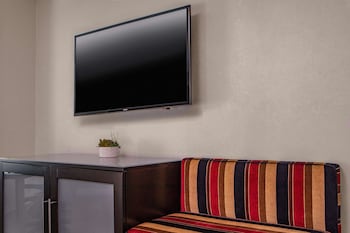 Room, 1 King Bed, Accessible (River, Hearing, Roll-In Shower)