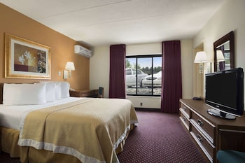 Suite, 1 King Bed, Non Smoking
