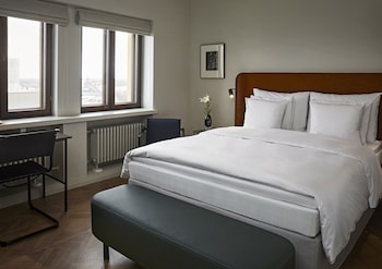 Room, 1 Queen Bed (Solo Up, with view)