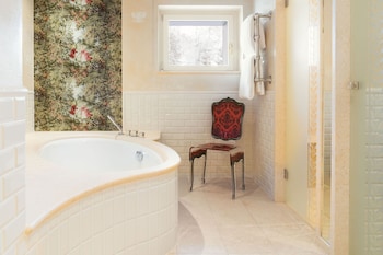Corner Junior Suite, Lake View, (75 m²)