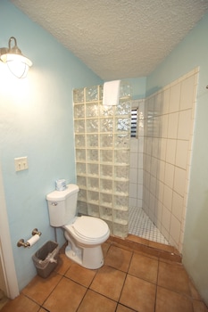 Interior Room, 2 Beds, Private Bath