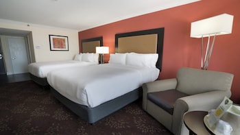 Standard Room, 2 Queen Beds, Accessible (Accessible Tub)