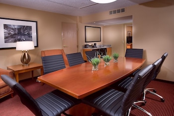 Suite, 1 King Bed, Microwave (Boardroom)
