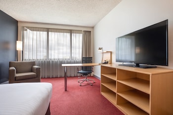 1 King Bed Premium
