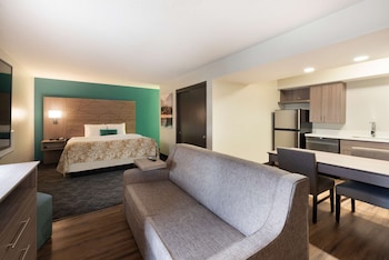 Suite, 1 King Bed, Accessible, Kitchen (with Sofabed)