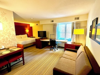 Studio Suite, 1 King Bed, Accessible Bathtub (Mobility,Communications)
