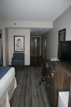 Business Room, 1 King Bed, Non Smoking, Ground Floor