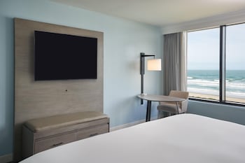 Room, 1 King Bed, Oceanfront
