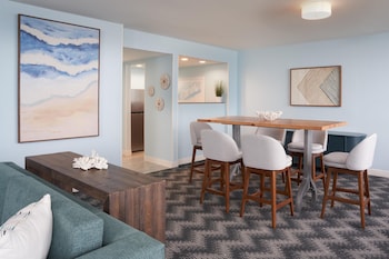 Suite, 1 King Bed, Oceanfront