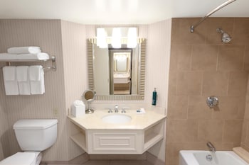 Room, 2 Double Beds, Bathtub