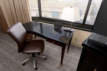 Room, 1 King Bed, Corner