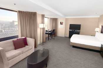 Junior Suite, 1 King Bed with Sofa bed, Bathtub (Deluxe View)