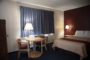 Deluxe Room, 1 Queen Bed, Smoking