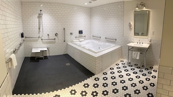 Premium Room, 2 Queen Beds, Roll-in Shower, Jetted Tub