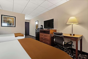 Standard Room, 2 Queen Beds, Non Smoking