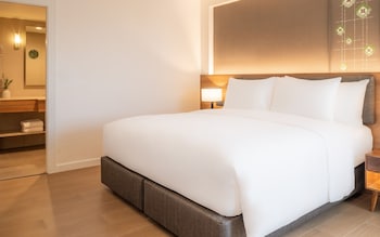 Suite, 2 Bedrooms (1 King & 2 Doubles)