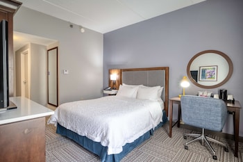 Studio, 1 King Bed with Sofa bed, Non Smoking