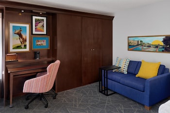 Studio, 1 King Bed with Sofa bed, Non Smoking