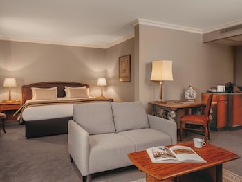 Suite (Studio)
