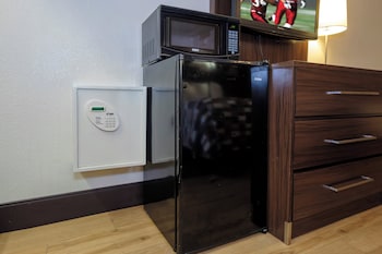 Deluxe Room, 1 King Bed (Smoke Free)