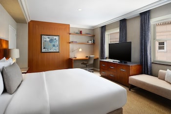 Suite, Multiple Beds, Fireplace