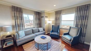 Suite, 1 King Bed, Lake View