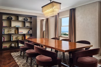Presidential Suite, Multiple Beds