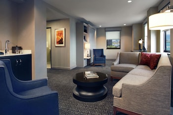 Suite, 1 King Bed, Lake View