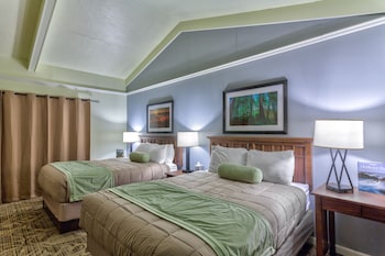 Room, 2 Queen Beds, Non Smoking