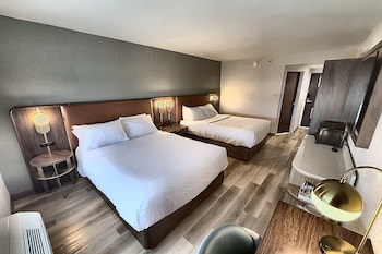 Room, 2 Queen Beds, Non Smoking (Upgrade)