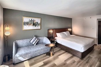 Room, 1 King Bed, Non Smoking (Upgrade)